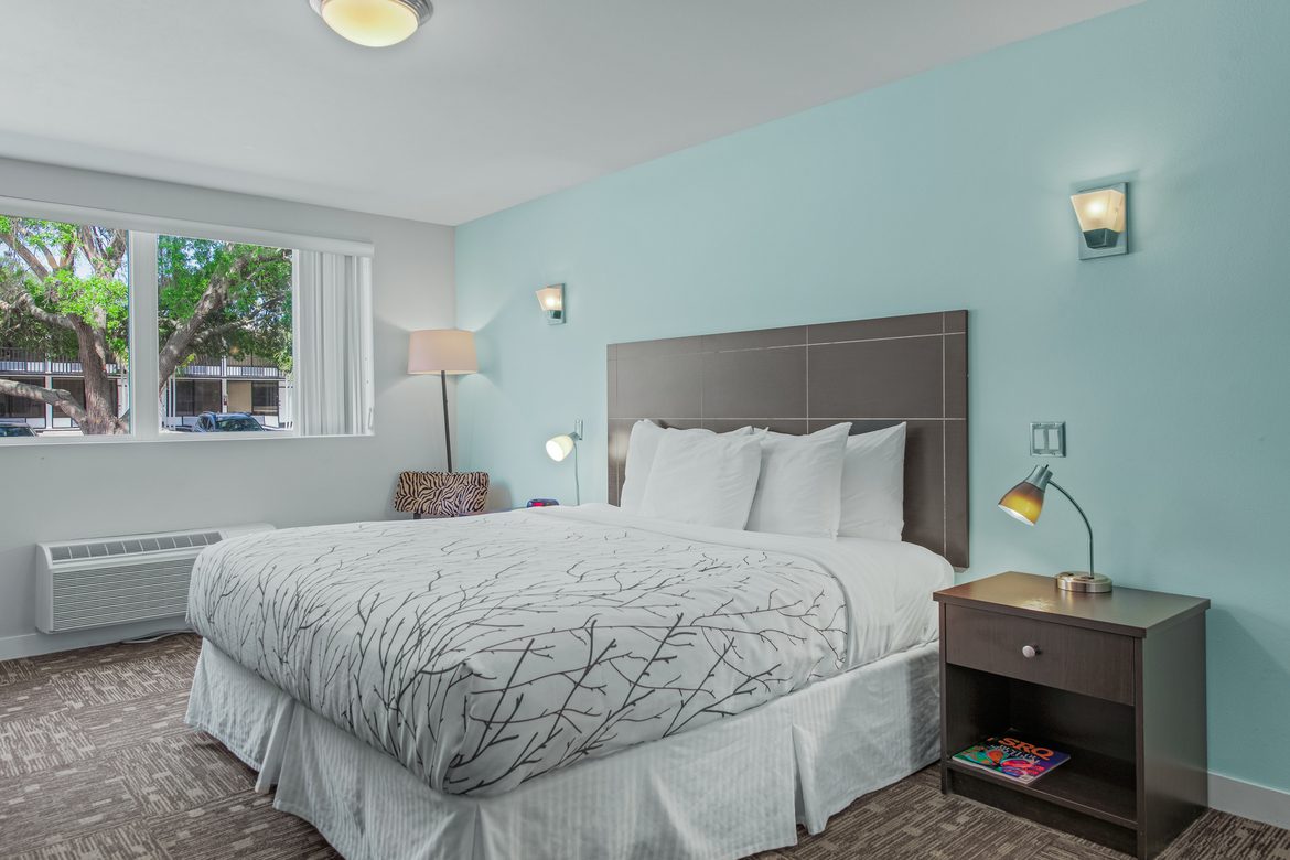 Mainland_Garden_View_King_Room-7